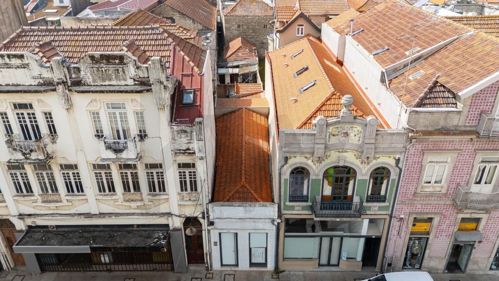 Prédio com logradouro em Matosinhos