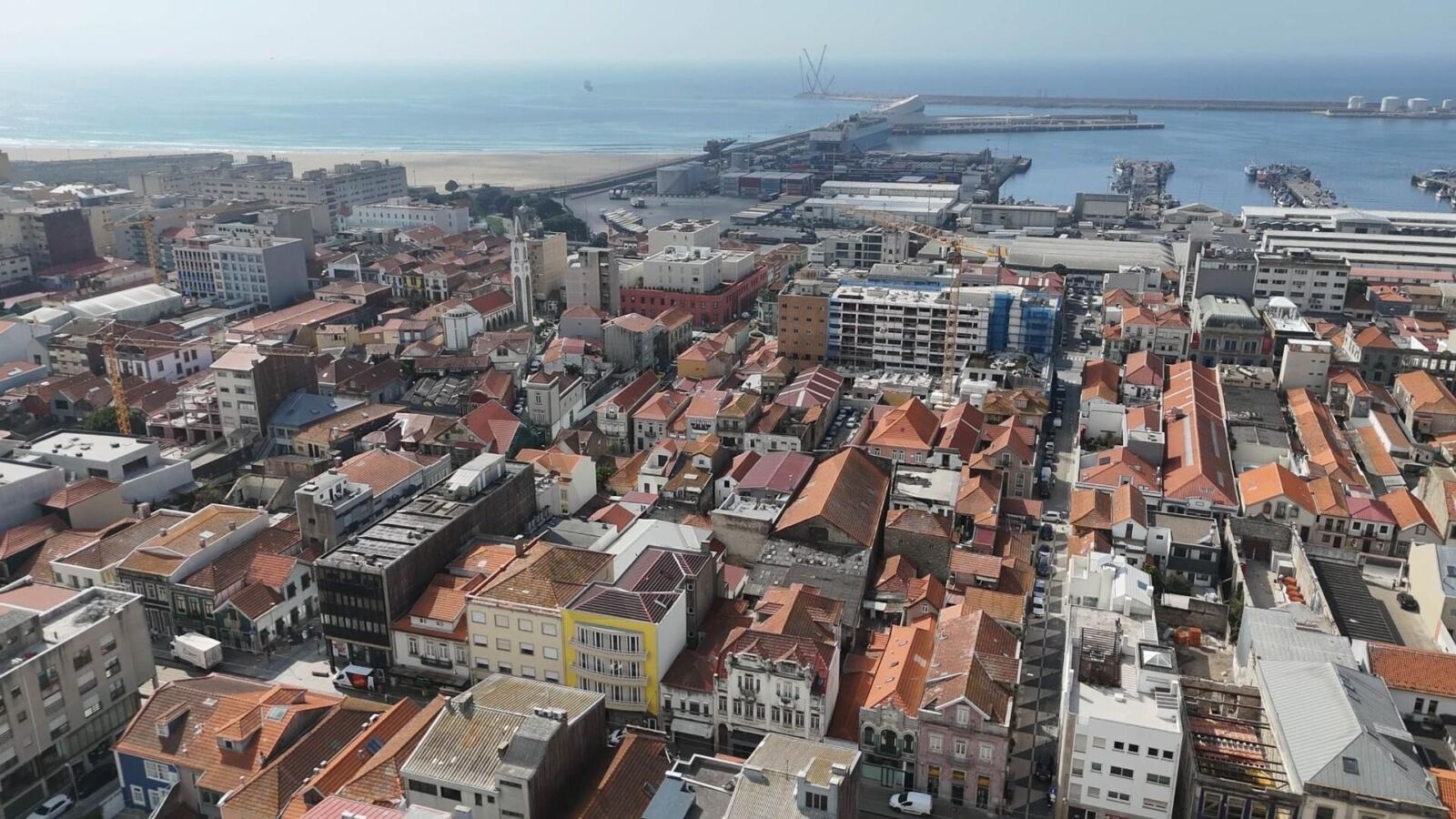 Prédio com logradouro em Matosinhos