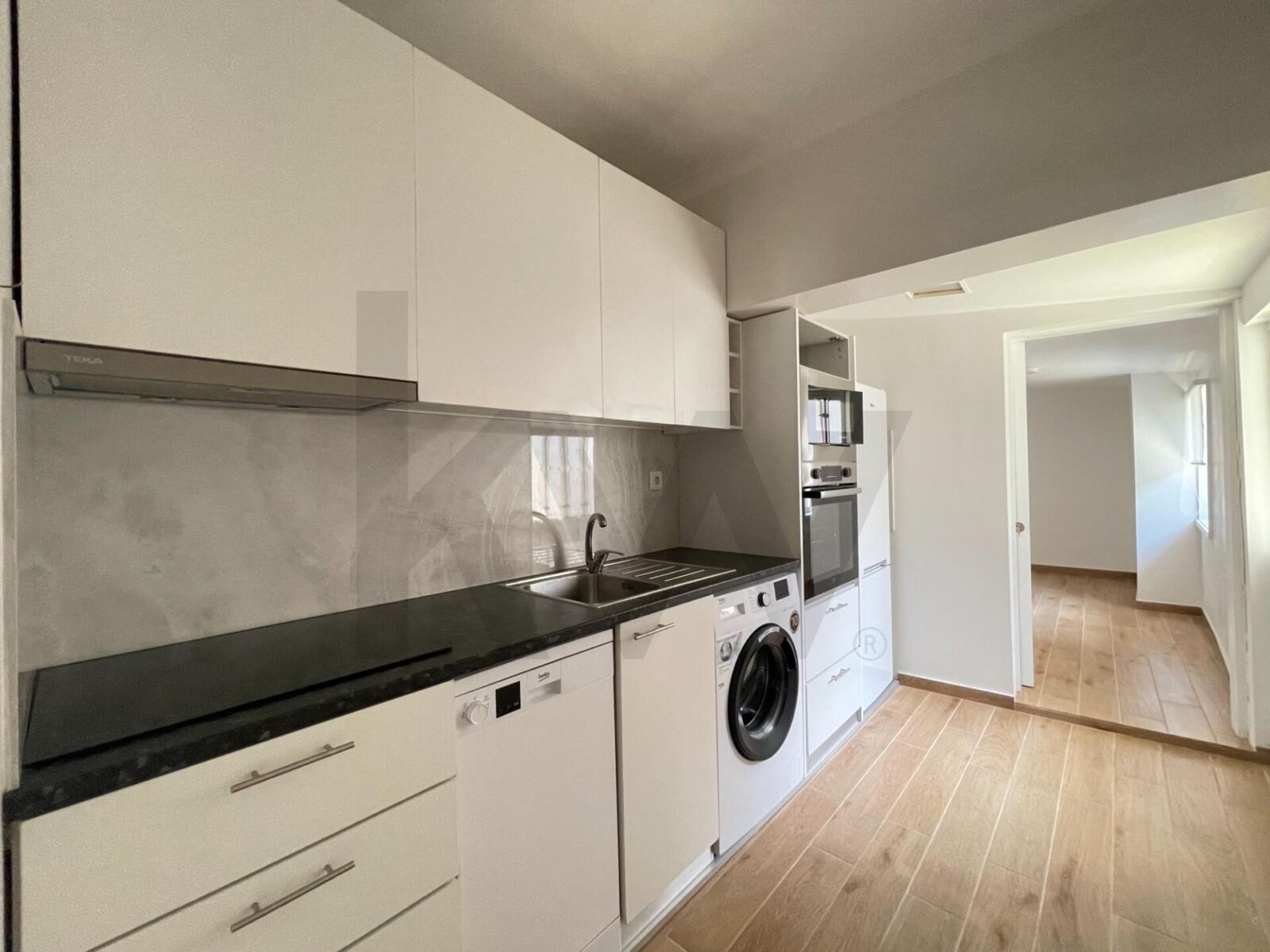 Moradia T1+1 renovada em Mafamude