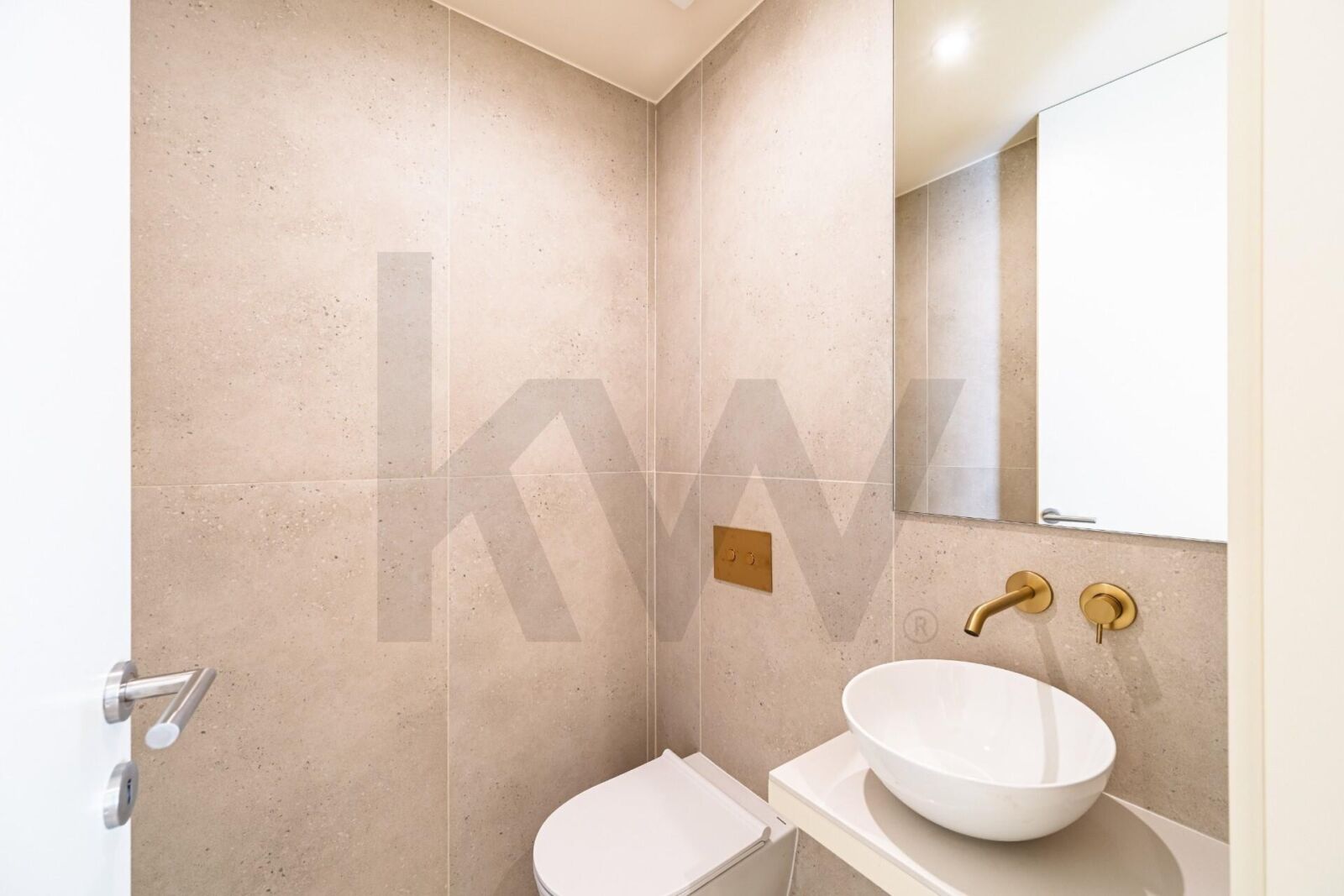 Apartamento T2 renovado no Porto