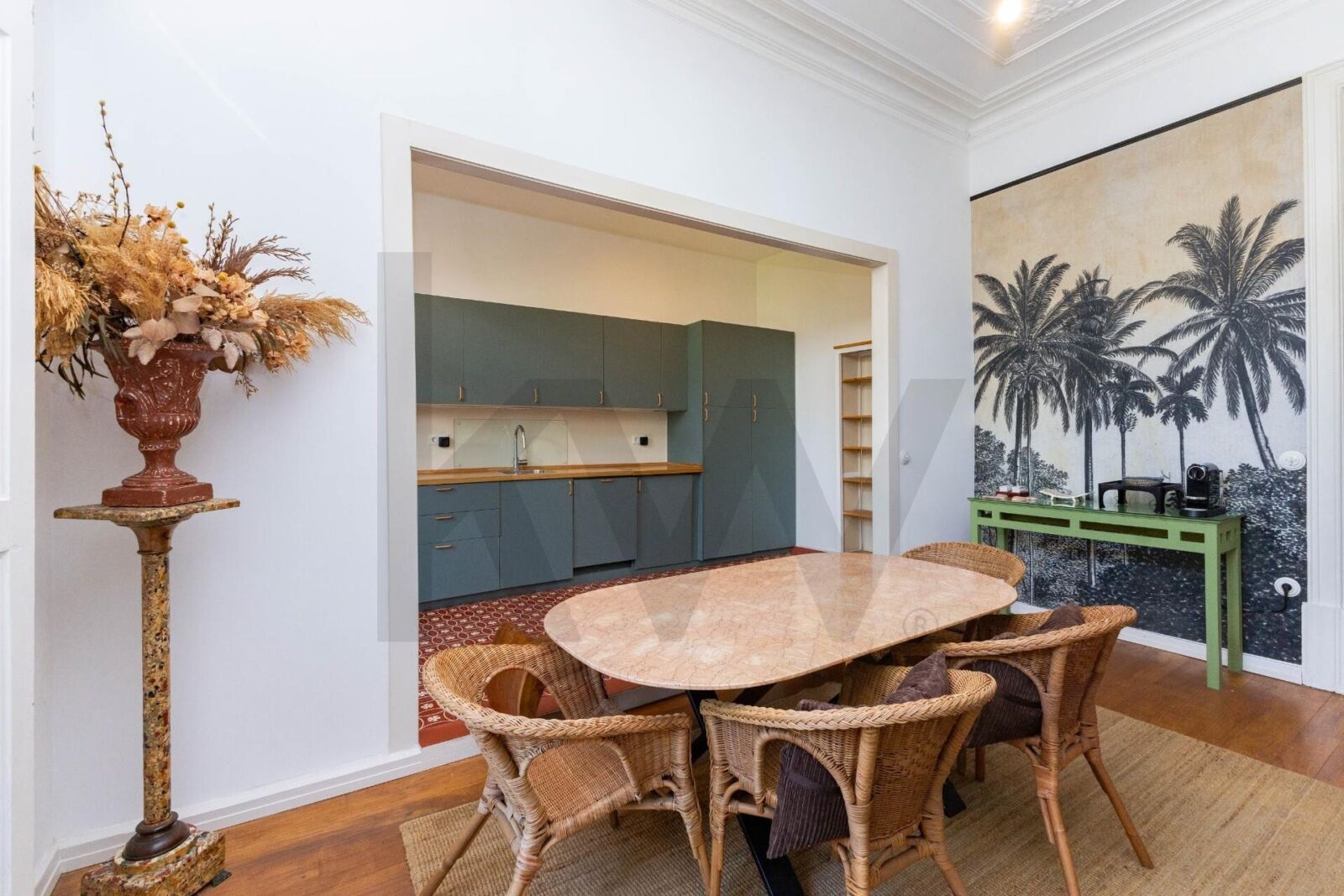 Moradia T3+1 renovada com jardim em Bonfim