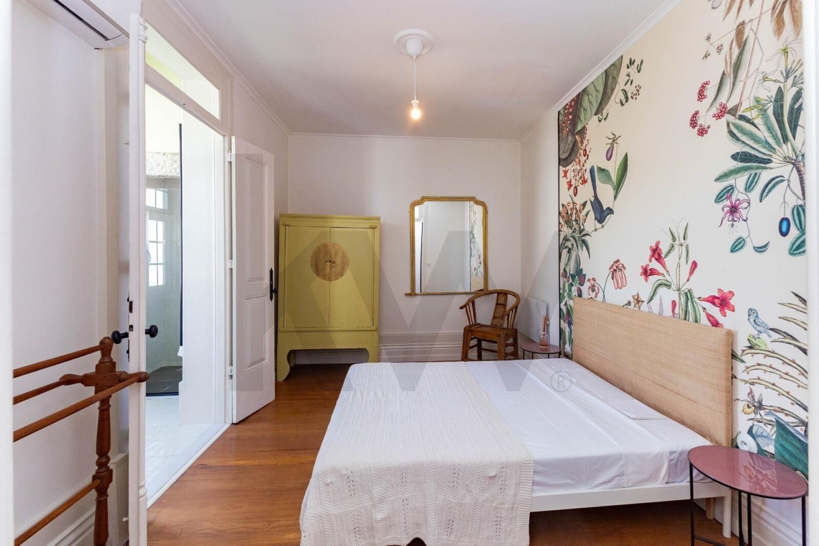 Moradia T3+1 renovada com jardim em Bonfim