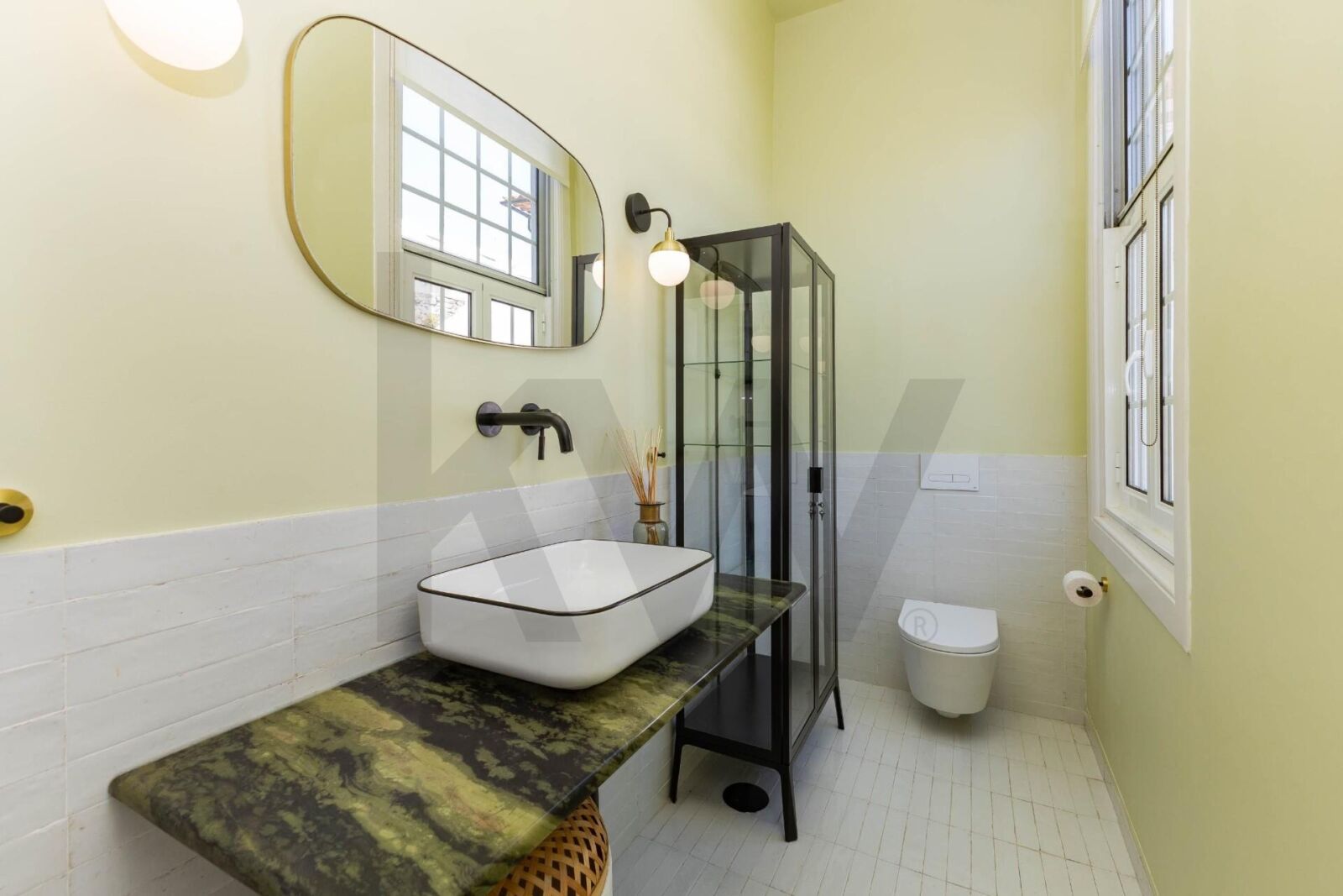 Moradia T3+1 renovada com jardim em Bonfim