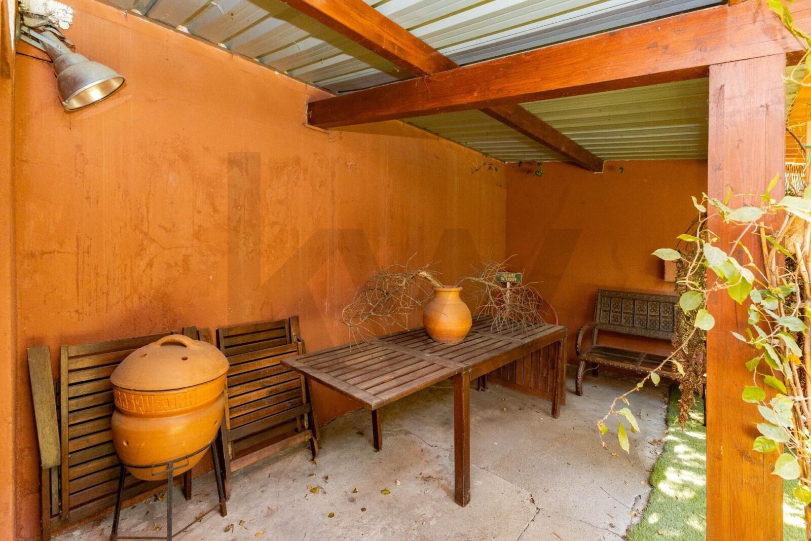 Moradia T3+1 renovada com jardim em Bonfim