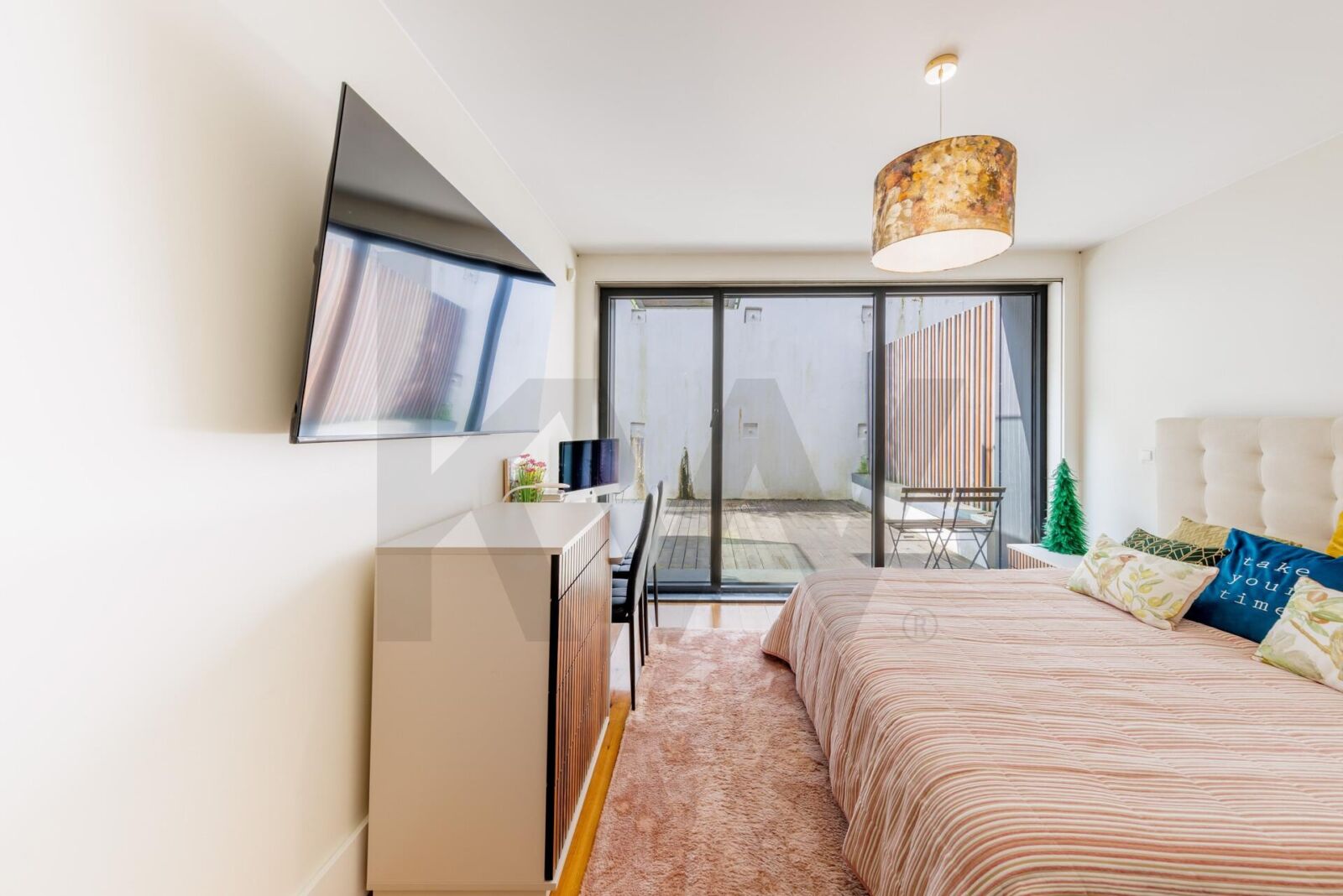 Apartamento T4 novo com jardim em Santa Marinha