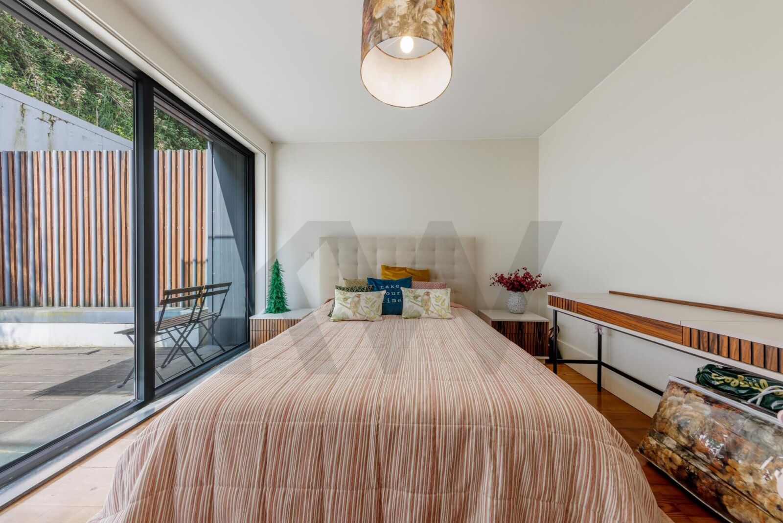 Apartamento T4 novo com jardim em Santa Marinha