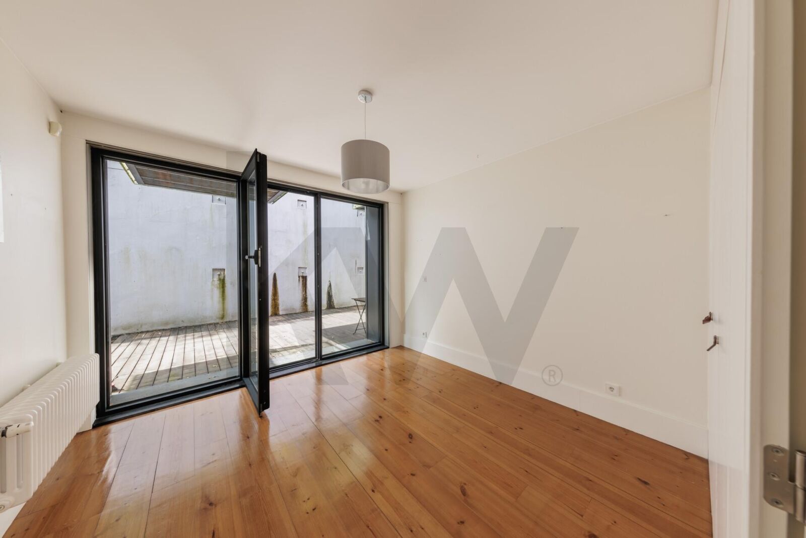 Apartamento T4 novo com jardim em Santa Marinha