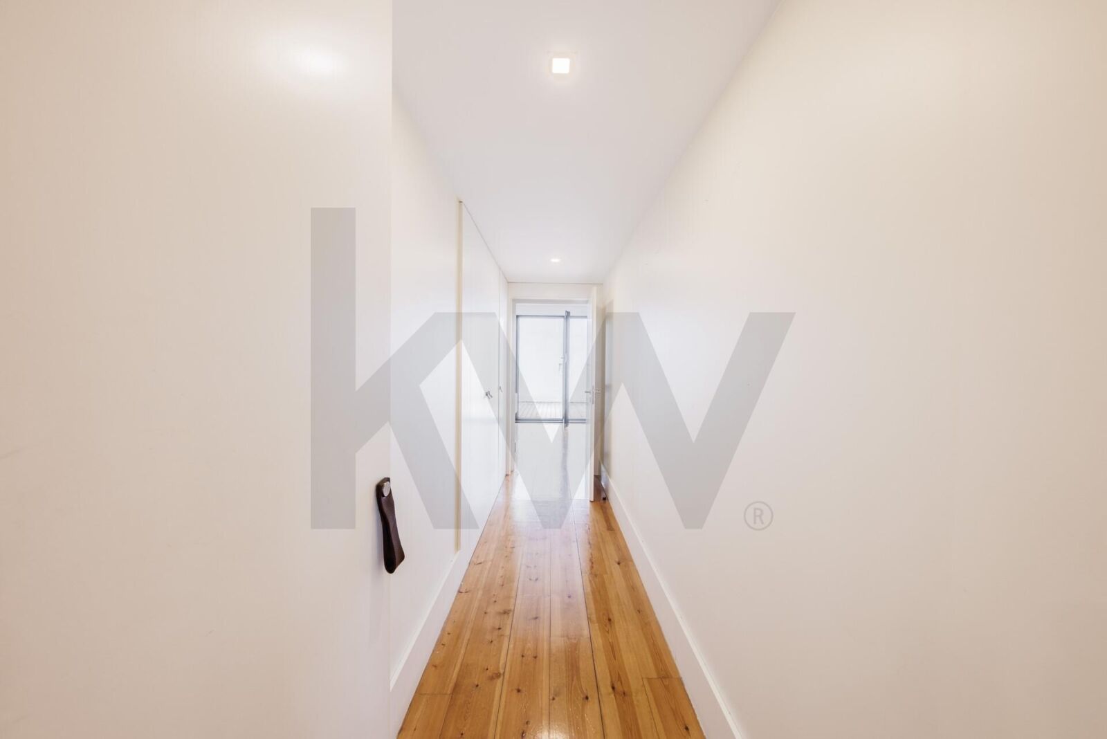 Apartamento T4 novo com jardim em Santa Marinha