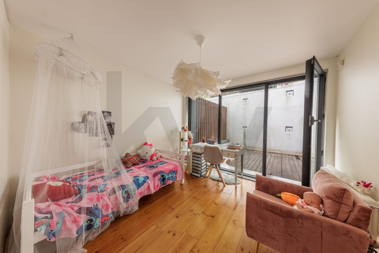 Apartamento T4 novo com jardim em Santa Marinha