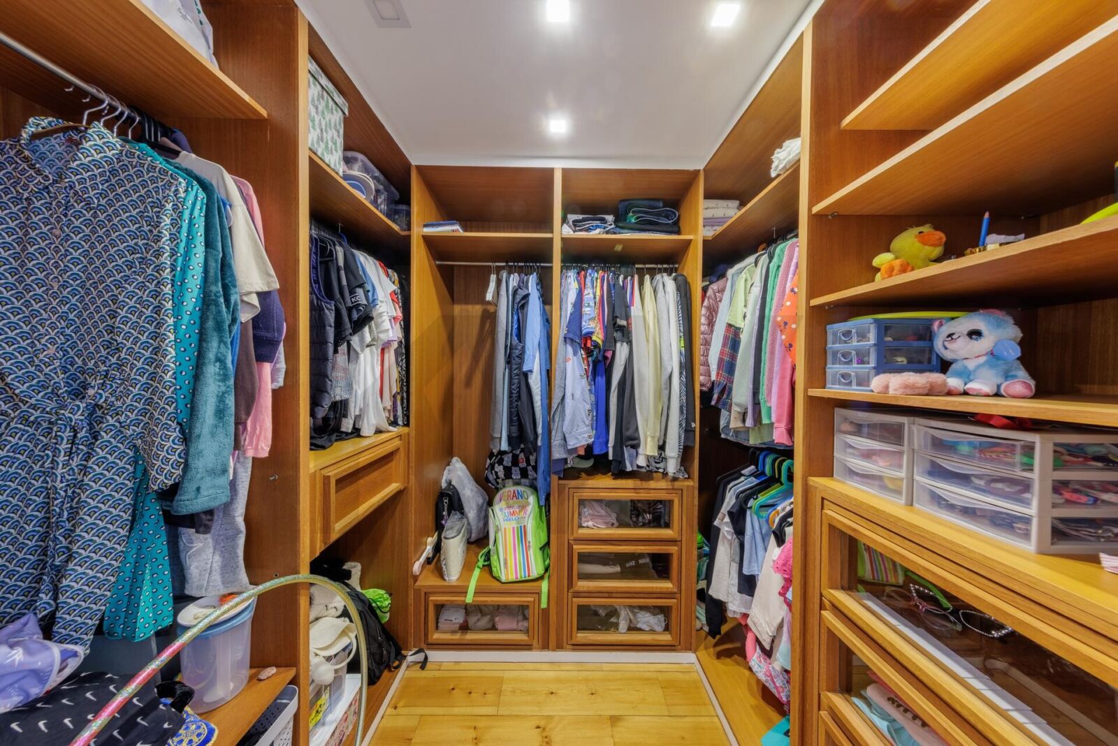 Apartamento T4 novo com jardim em Santa Marinha