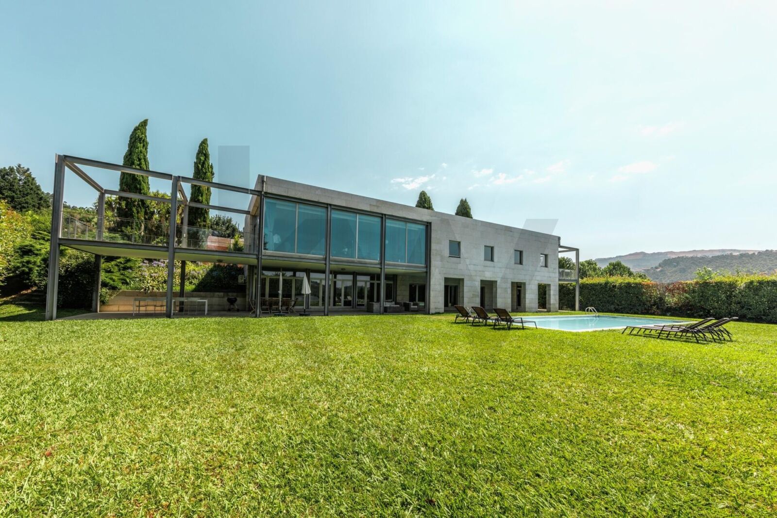 Moradia T5 com piscina em Penafiel