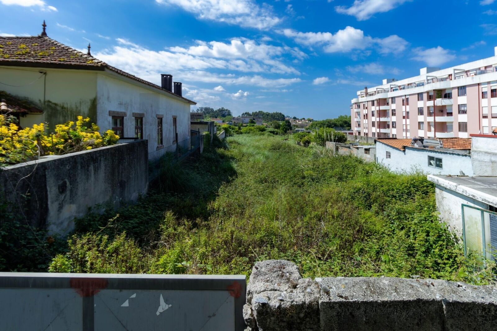 Terreno com projeto em Praia de Francelos