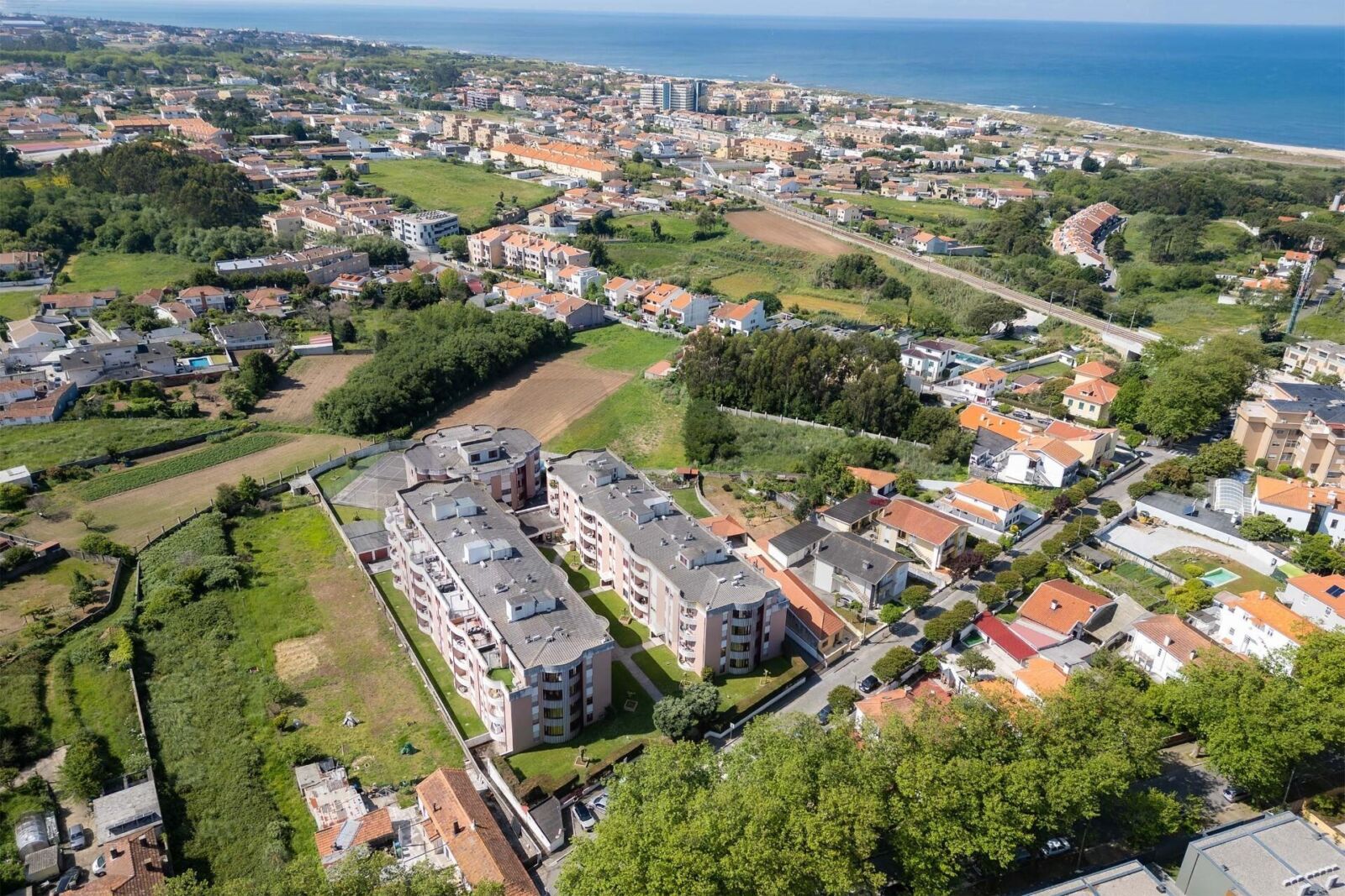 Terreno com projeto em Praia de Francelos