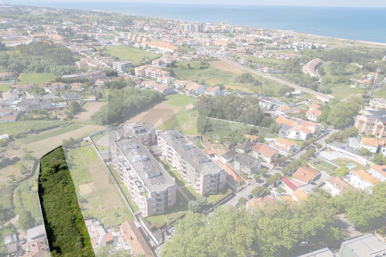 Terreno com projeto em Praia de Francelos